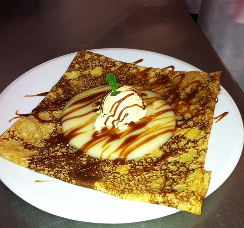 クレープの日の由来は フランスの伝統 シャンデレール を説明 フランス散歩